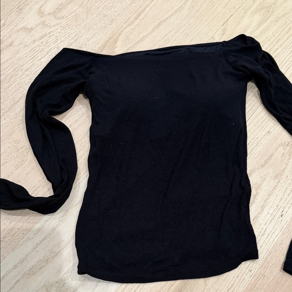 Black Off-Shoulder Women's Top - built in bra